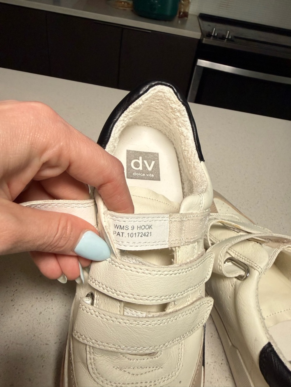 DV by Dolce Vita Hook Casual Sneakers - Picture 4 of 4